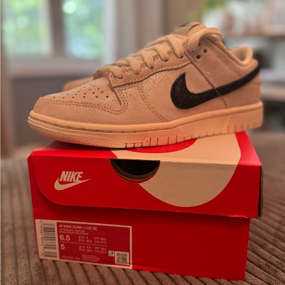 Nike Women's Sneakers in Tan and Black